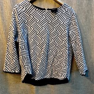 Anthropologie W5 Black & White Chevron Geometric Top Size Large